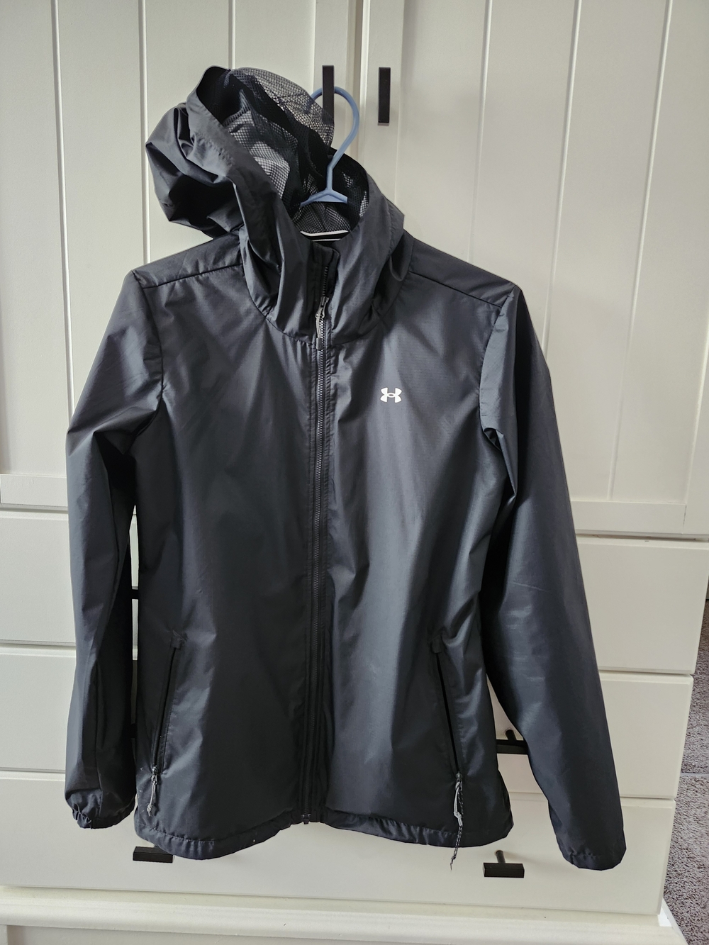 Under Armour Womens Black Hooded Lightweight Water resistant Jacket Sz S